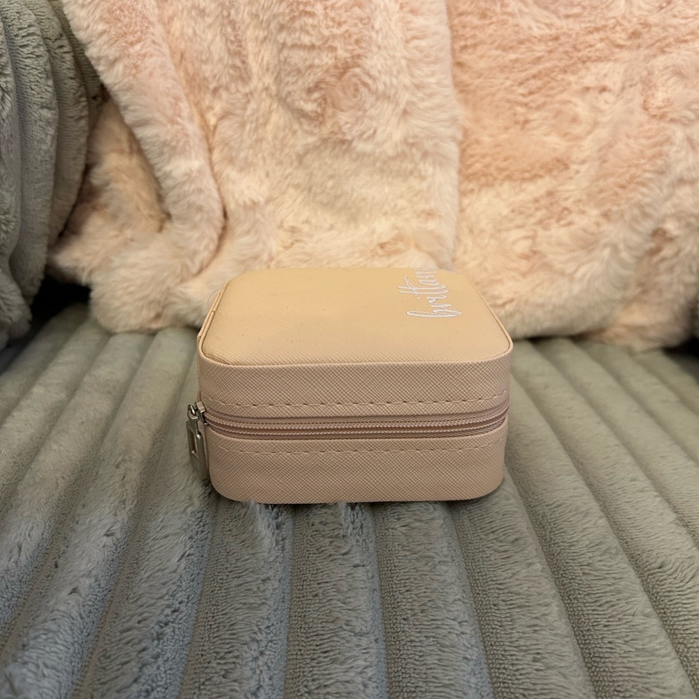 Travel Nude Pink Jewelry Case Box with “Brittany” vinyl lettering NWOT - Picture 4 of 6